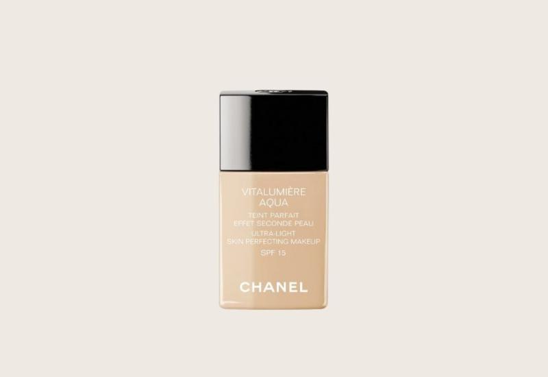 Chanel Ultra-Light Skin Perfecting Makeup SPF 15 - Top 10 pudera za zrelu kožu koji brišu godine kao photoshop